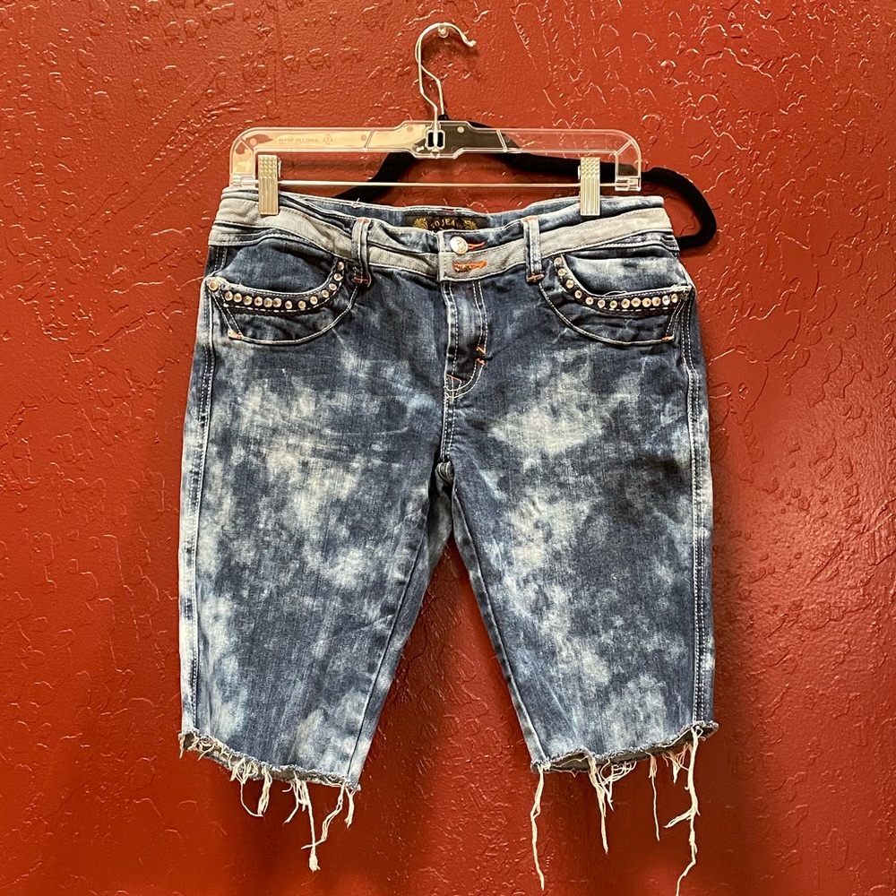 Virgin Only Jeans • Over the Knee Acid Wash Bermuda Shorts • Size 31 (AML)